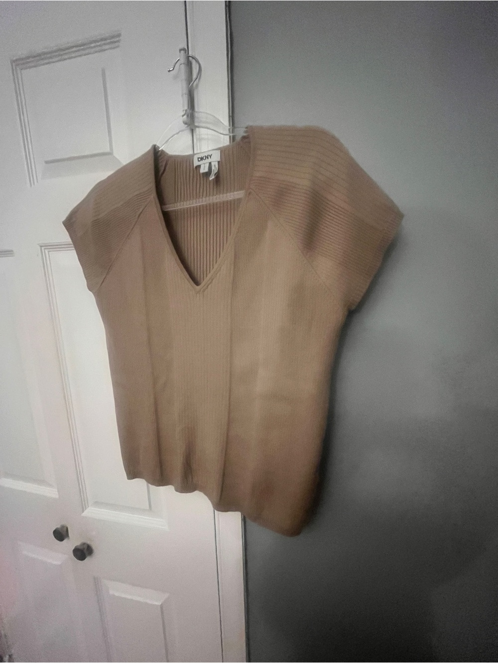 DKNY Tan Short-Sleeve V-Neck Ribbed Knit Top